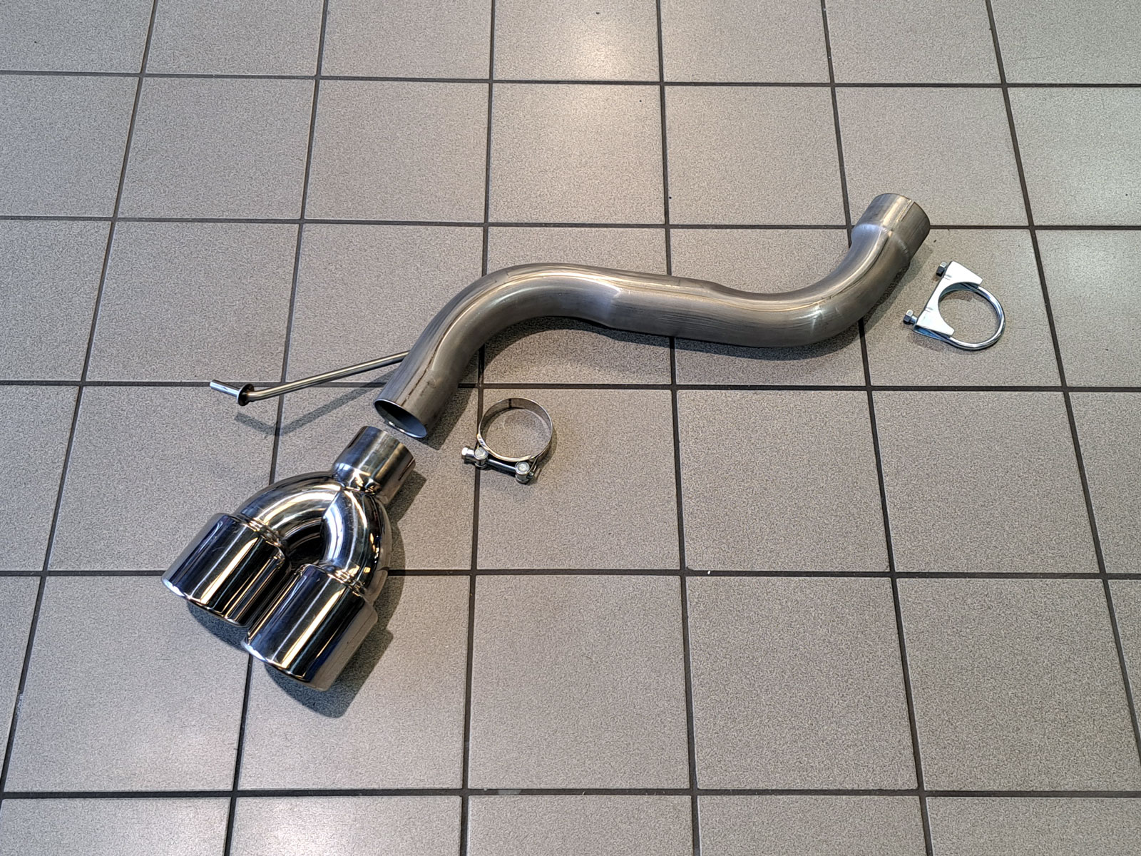 BMW 125i M Sport E82/E88 Rear Silencer Delete